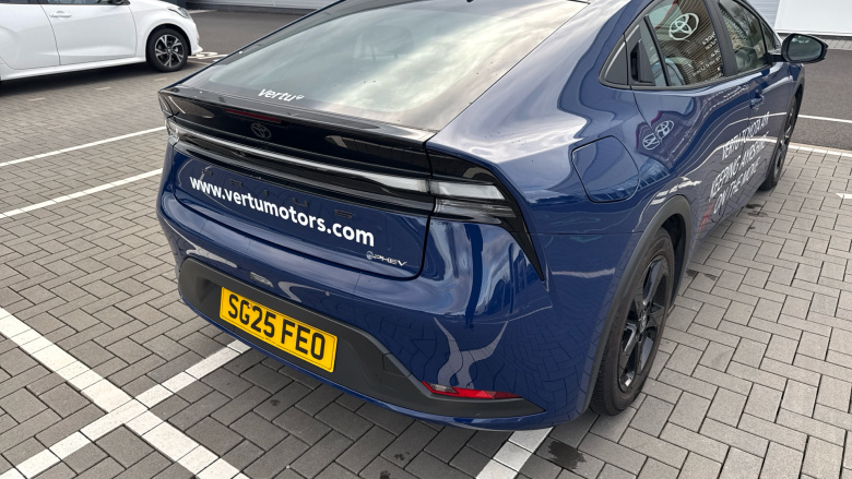 Toyota Prius 2.0 PHEV Design 5dr CVT Hatchback